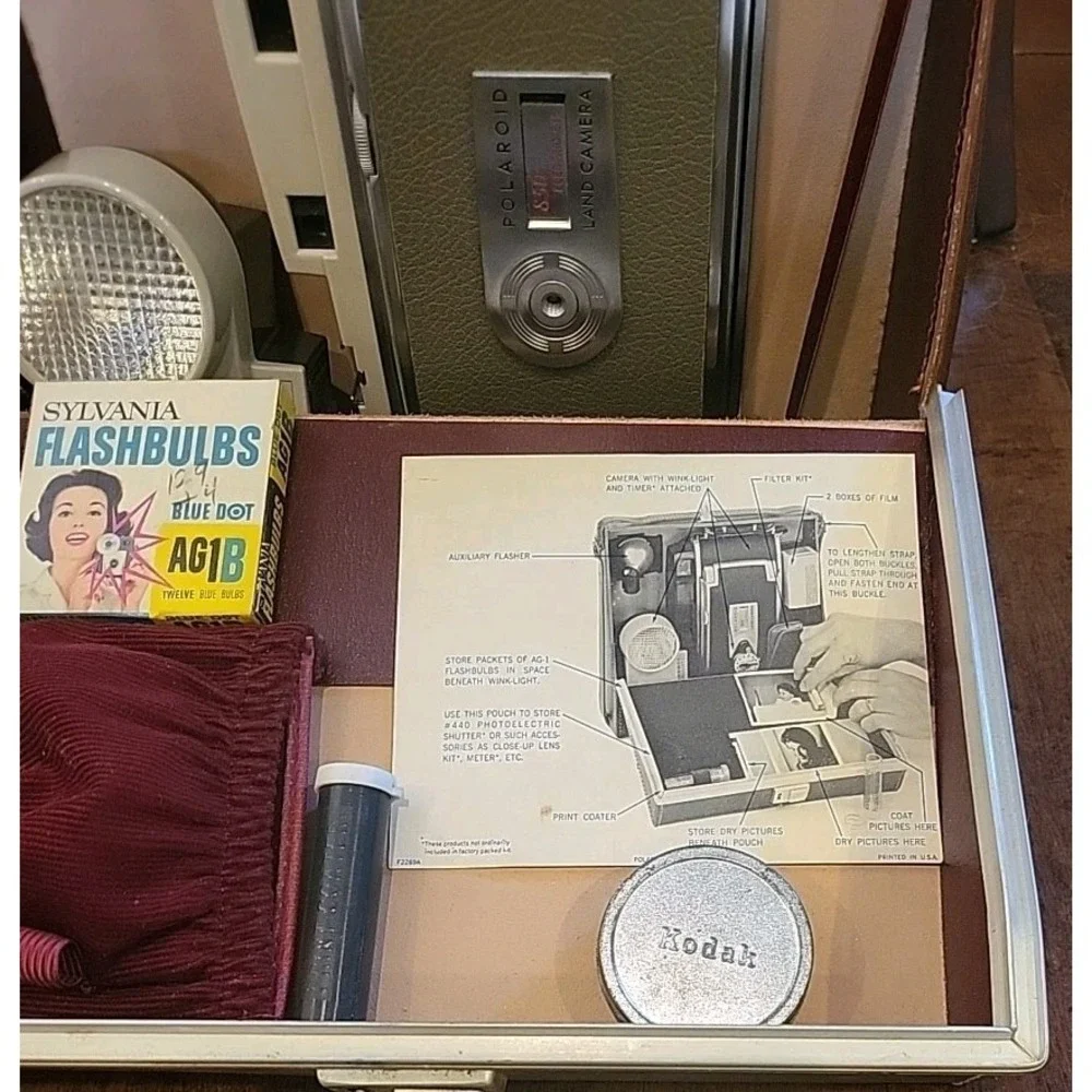 Vintage Polaroid Electric Eye 850 Land Camera Leather Case With Contents‎ Bulb